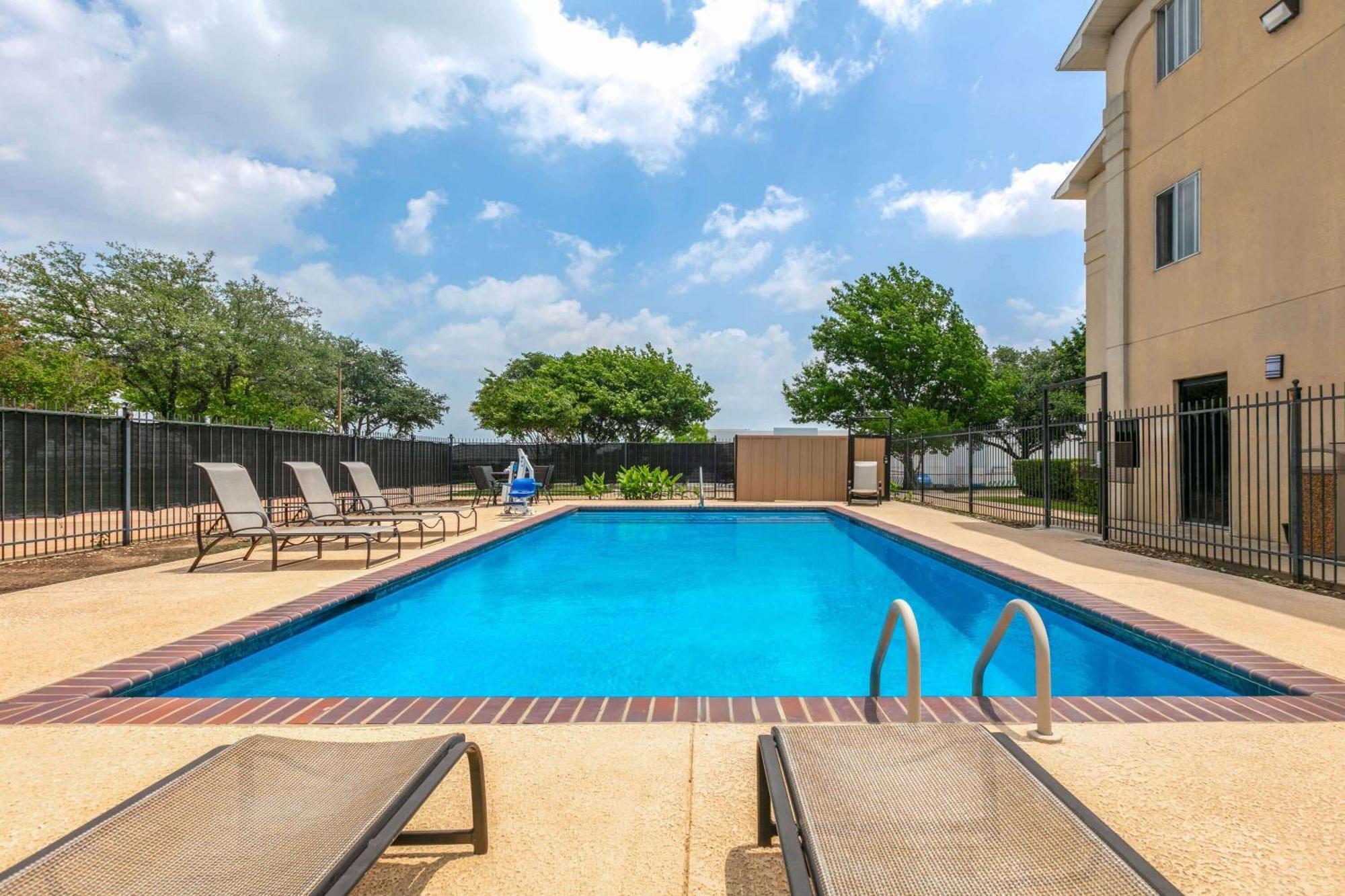 Super 8 By Wyndham Grapevine/Dfw Airport Northwest Ξενοδοχείο Εξωτερικό φωτογραφία